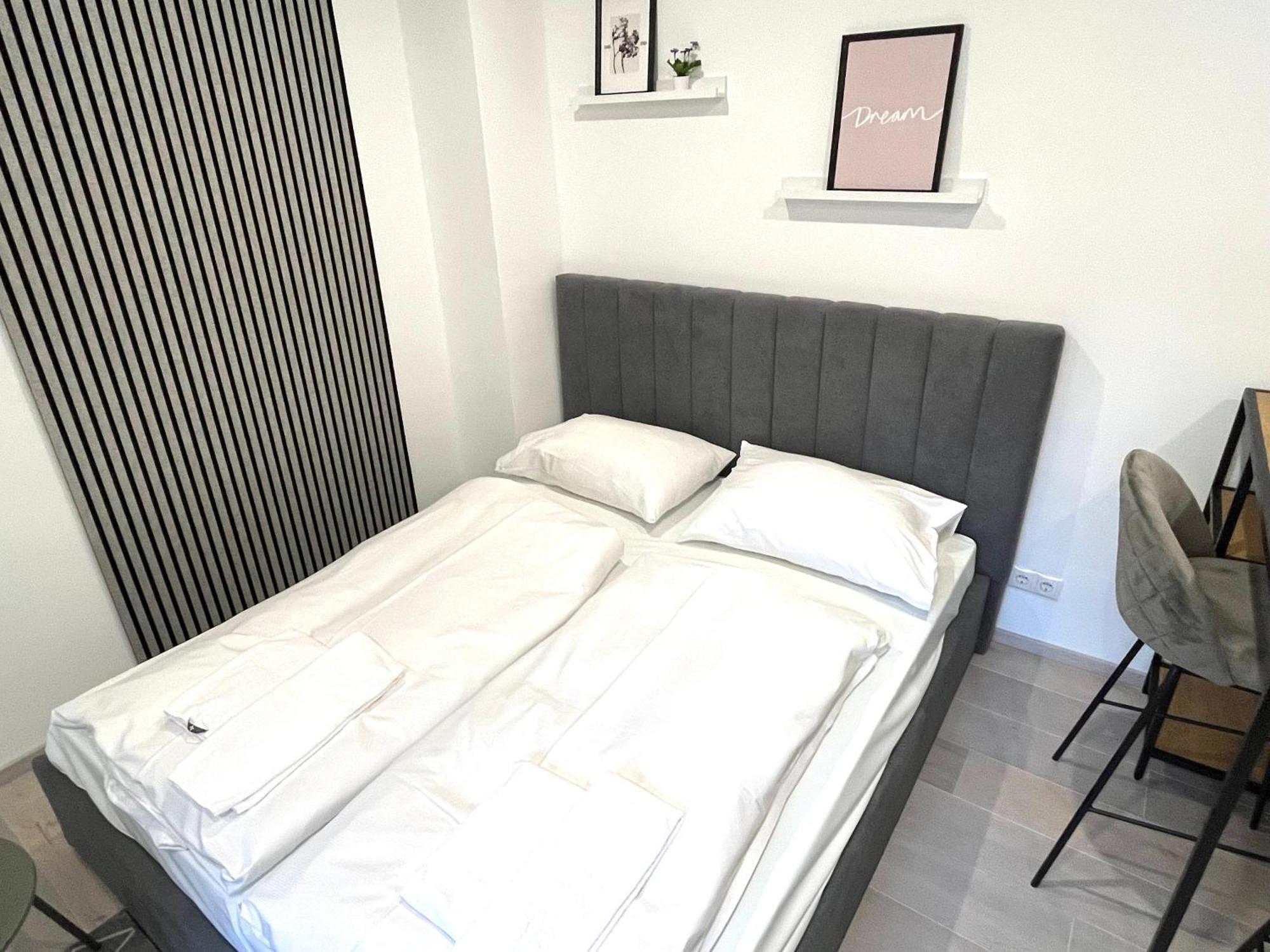 Modern, Smart And In The Heart Of The City Wenen Buitenkant foto